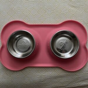 Stainless Steel Bowls with Silicone Placemat Holder- For Pets